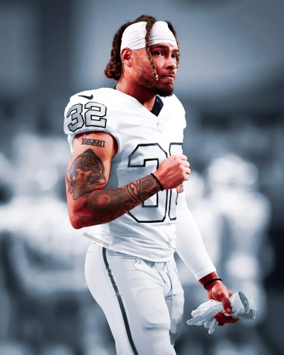 corey2128dav's tweet photo. @Mathieu_Era Raiders love to have u. Raider Nation would love u in silver and black!! Come sign with the raiders!! #RN4L🏴‍☠️☠️🏴‍☠️☠️ https://t.co/AcWhfnnNRk