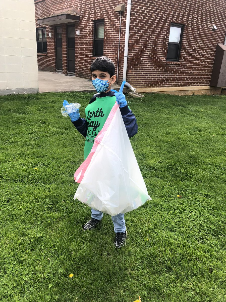 MarvineBASD's tweet photo. Thank you to everyone who helped with our #NorthsideNetwork Community Clean up today!!! Would ya just look at those before and after pictures! #earthday ππ₯³ https://t.co/4YbKV6SERL