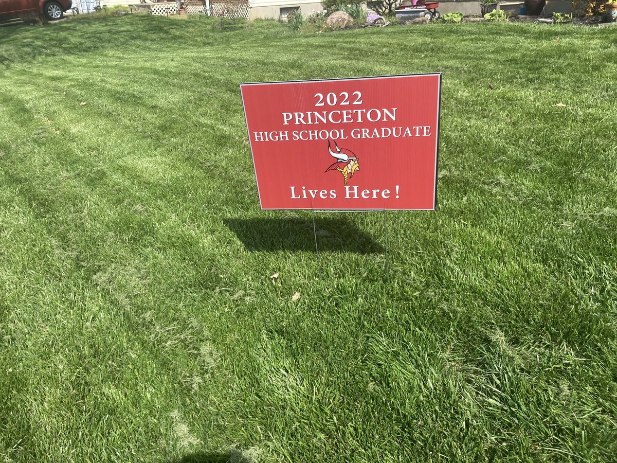 Congrats to our Seniors! #ClassOf2022 #VikingDiff ⁦<a href="/PCSDViking/">PCSDVikings</a>⁩ ⁦<a href="/vikingBollmer87/">Mr. Bollmer</a>⁩ ⁦<a href="/DWade339/">Dan Wade</a>⁩ ⁦<a href="/JohnWilhelm_PHS/">John Wilhelm</a>⁩ ⁦@DawnMStallard1⁩ ⁦<a href="/CharlieNewton36/">Charles Newton</a>⁩ ⁦<a href="/MalindaMcReyno2/">Malinda McReynolds</a>⁩ ⁦@VikingDiffSuper⁩