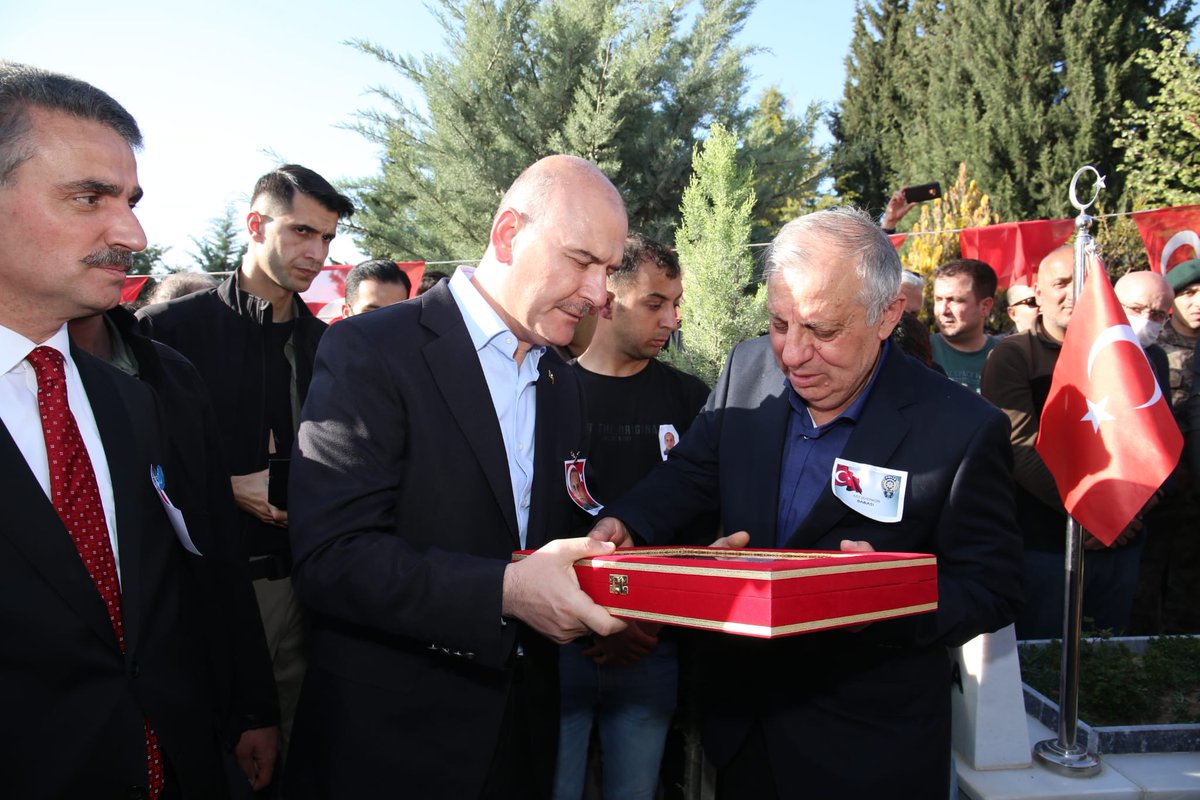 TCMalatyaV's tweet photo. Şehit Özel Harekat Polisi Aytaç Altunörs Son Yolculuğuna Uğurlandı

➡️https://t.co/tn2x8rAlFV https://t.co/FUAzO8OHMd
