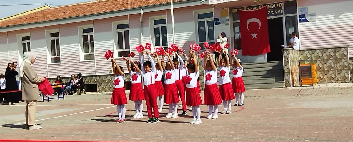 🇹🇷Gazi Mustafa Kemal Atatürk'ün çocuklara armağan ettiği #23Nisan Ulusal Egemenlik ve Çocuk Bayramı kutlu olsun🇹🇷
<a href="/muratcicek_mia/">Murat Çiçek</a>
<a href="/MahmutZengin42/">Mahmut Zengin</a>
@metinozdemir42
<a href="/brsdmr4224/">Barış DEMİR 🇹🇷 🇹🇷🇹🇷</a>