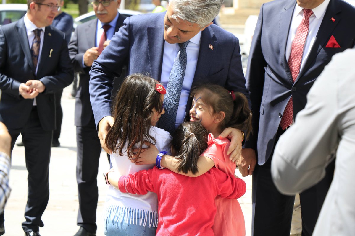 erzincancevre's tweet photo. #23NisanKutluOlsun
#ÇevreVeÇocukSenliği
#Erzincan
Haber : https://t.co/cu6GHOPSld https://t.co/6TAXkwV9nk