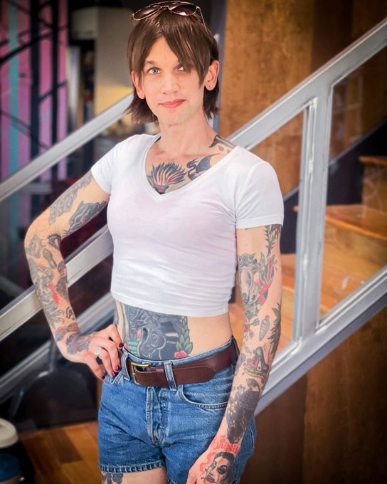 I looked cute last night. Have a lovely Saturday. 💜😄  📸: @MaitresseM https://t.co/Ib0yAZfE8y<a href="/tag/happypridemonth"class="tags"><span>#happypridemonth</span></a><a href="/tag/pridemonth"class="tags"><span>#pridemonth</span></a><a href="/tag/hrt"class="tags"><span>#hrt</span></a>