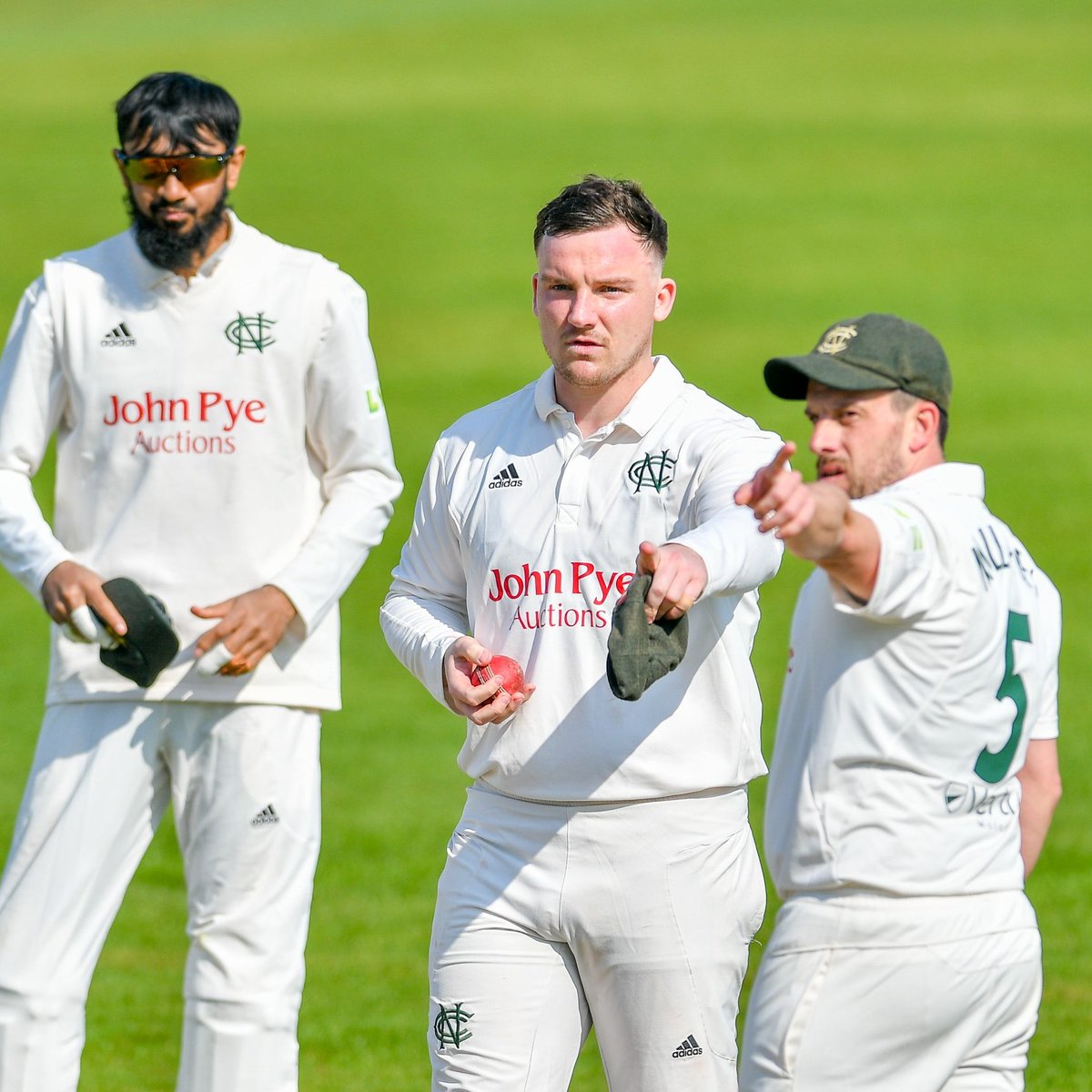 TrentBridge's tweet photo. PLAY | The third evening commences in Chester-le-Street.
Liam Patterson-White will bowl the first over of the session, from the Finchale End. Raine is on strike.
Live stream and scorecard π https://t.co/oFPOuX6yE9
#DurvNotts https://t.co/ZFblwhU1nF