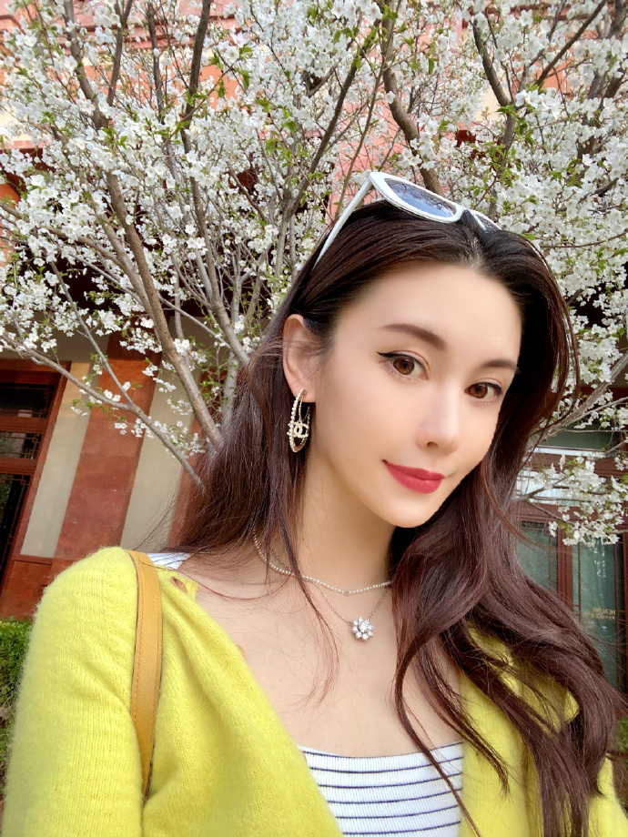 In the future, we can share any interesting things in life here, get to know each other, and learn more knowledge and culture.