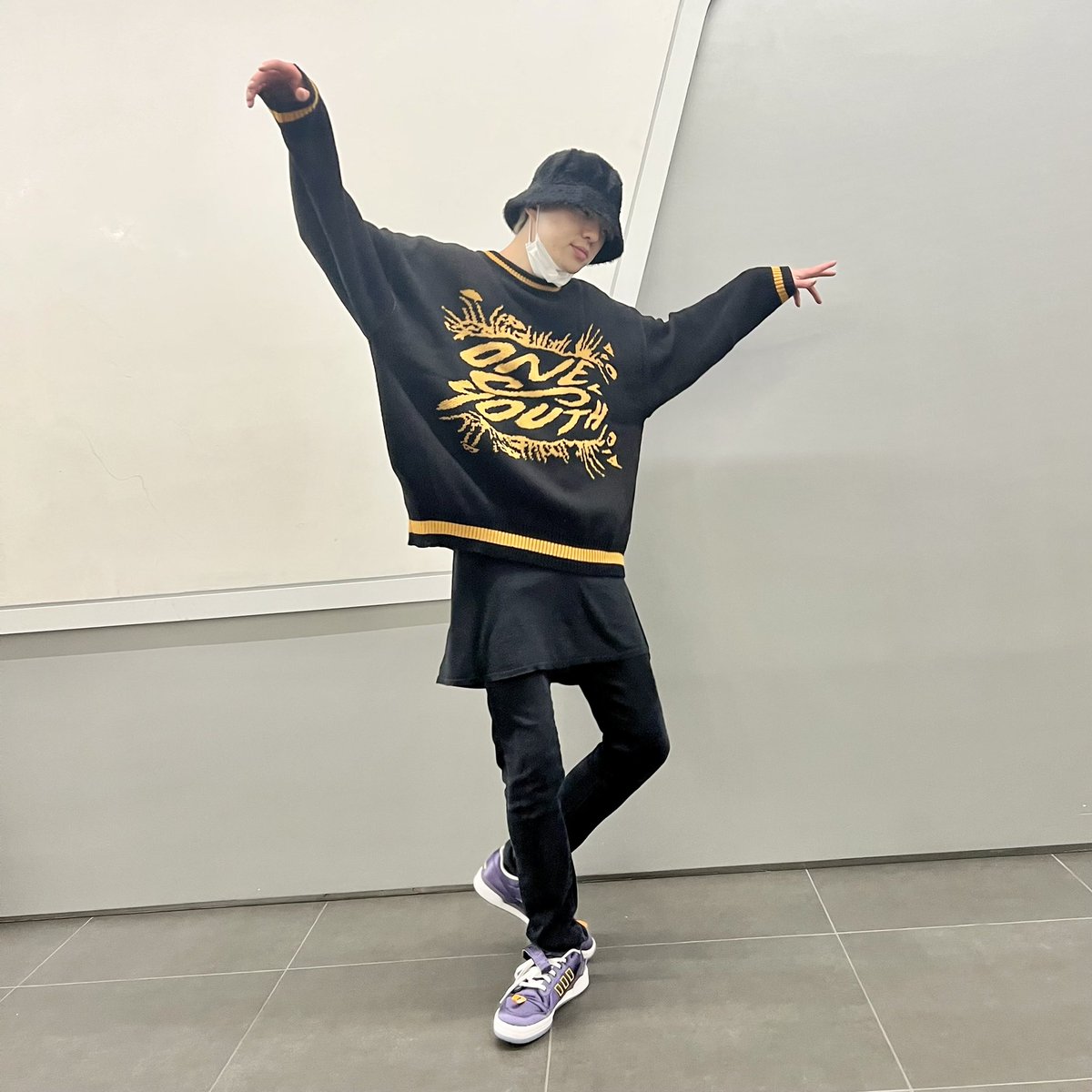 official_yoon_'s tweet photo. 막춤 매우 신나는군😎 https://t.co/QUDkmPDXPS