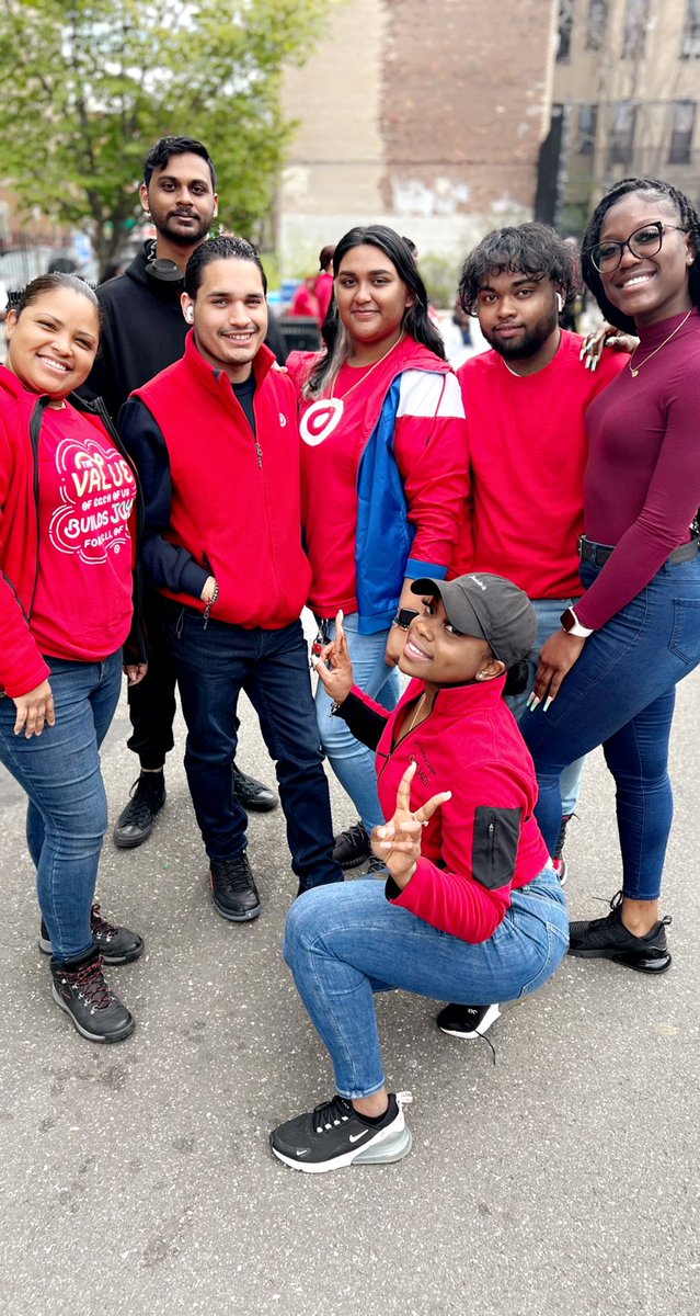 Brooklyn stand up!!! T1401 representing at FYA Giveback Event🤍❗️ <a href="/KellyMcGarrity/">Kelly McGarrity</a>