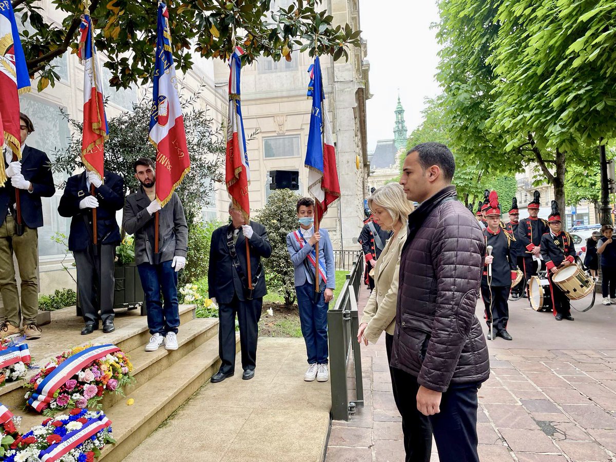 LiesMessatfa's tweet photo. 🇫🇷 77e Hommage au souvenir des victimes et des héros de la déportation. 🇫🇷

Les bourreaux voulaient rajouter au drame de leurs morts, le châtiment de l’oubli. Mais à chaque commémoration, nous leur rappelons l’échec de leur ignominie. #Hommage #Shoah #Resistance #Levallois https://t.co/B1SPlLJv8K