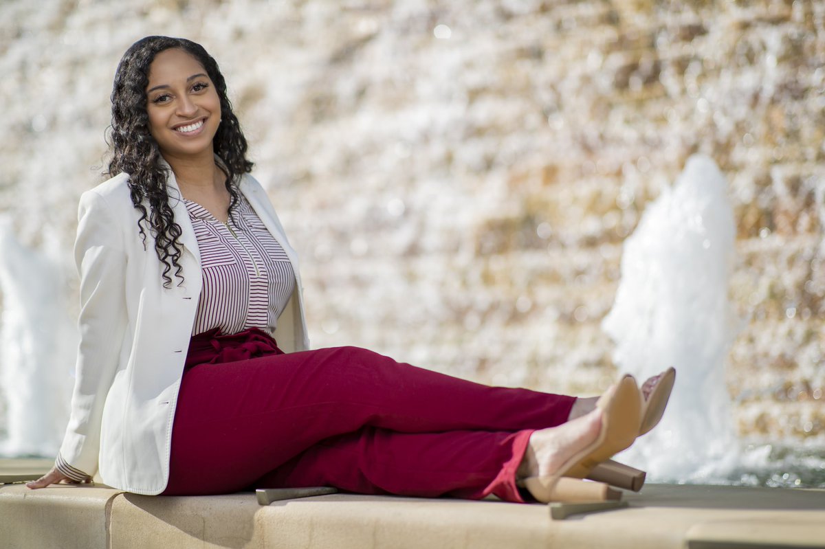 Spring is the best season, to let the best you shine.

Model: @DesireeLaNiece  
•
•
•
•
•
#CjmkVisuals #Businesswomen  #HoustonPhotographer #HoustonPhotography #Houston #Beauty #twitter #explorer #Pvamu #Txsu #UofH #Tamu #GradSeason #GraduationPhotography #Potraits