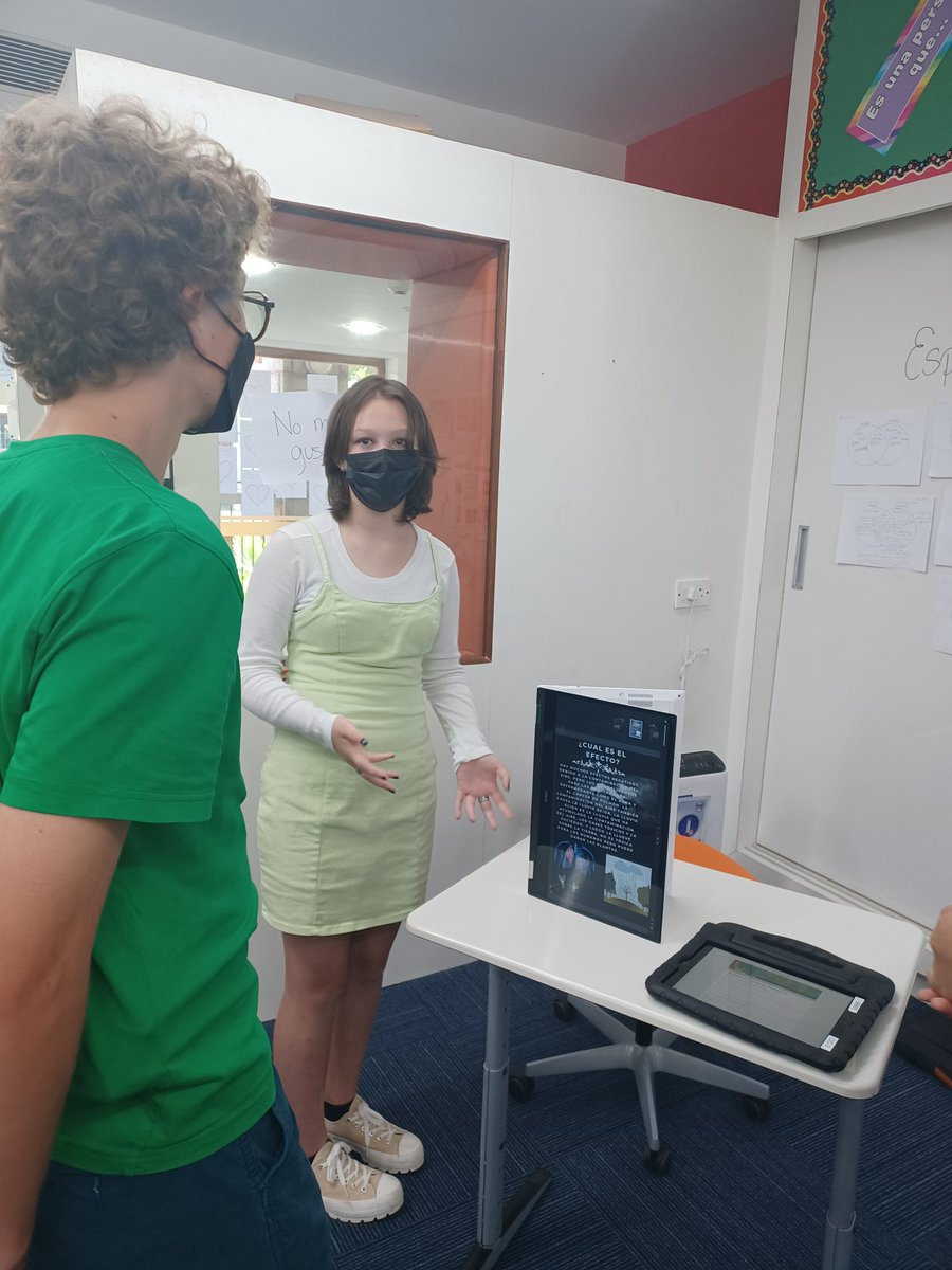 UshaBhushan1's tweet photo. In honor of Día de la Tierra, G7 and G8 presented their research on environmental problems and solutions to HS Spanish 3. Happy Earth Day! 🌎 #AISCSpanish #AISCEnvironment #AISCMiddleSchool https://t.co/4smW6JeJHa