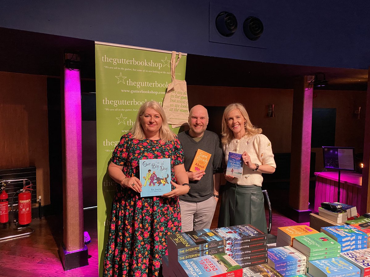 Great fun talking about all things writing with @HappyMrsH . Thanks Bob  @gutterbookshop for selling our books & congratulations on yours!! @LordMayorDublin #RumpusInTheRound