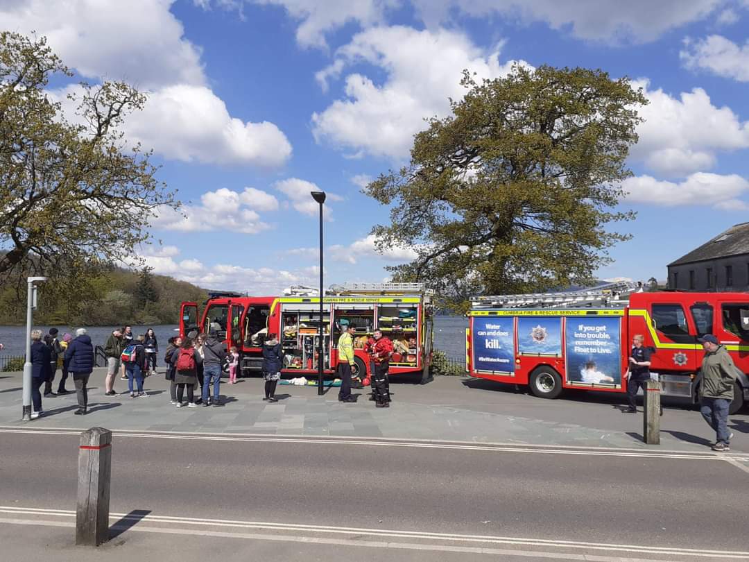fire_barrow's tweet photo. Ahead of National Water Safety Week, crews from @fire_barrow &amp; Windermere have been engaging with the public about staying safe around our waters and how to perform adequate CPR, should you ever need it
@CumbriaFire
@rogerexleyfire 
@CCfrs
#BeWaterAware
#watersafety
#FloatToLive https://t.co/odB97cF1Rj