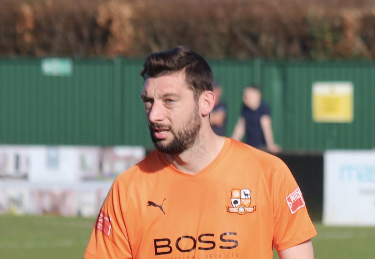 Congratulations to Matt Drage, who is your 2021/22 <a href="/HartleyFC/">Hartley Wintney FC</a> Supporters’ Player of the Year! 🏆 #UTR🧡