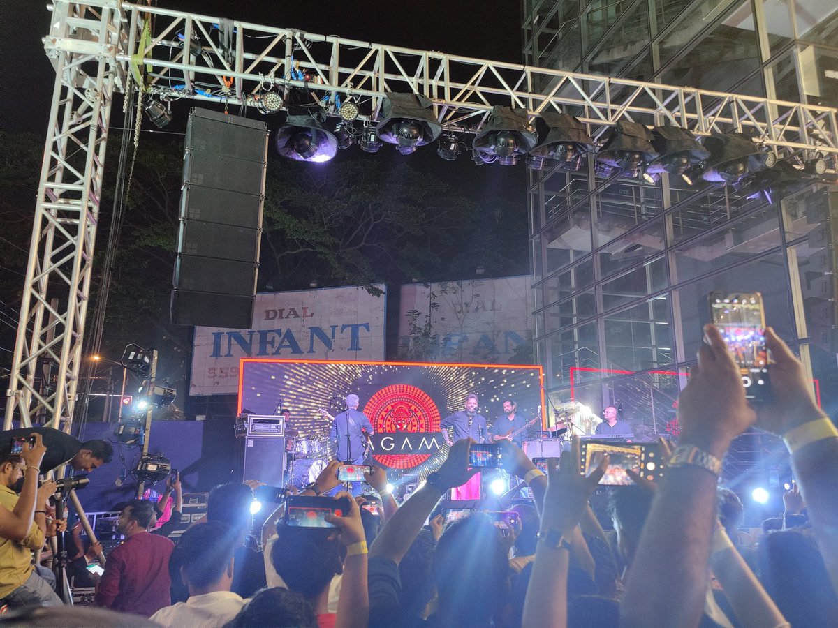 saswatim31's tweet photo. I had my #peakbengaluru moment this evening, and I've lost my voice!!!!#agam https://t.co/fsd3U1MIs2