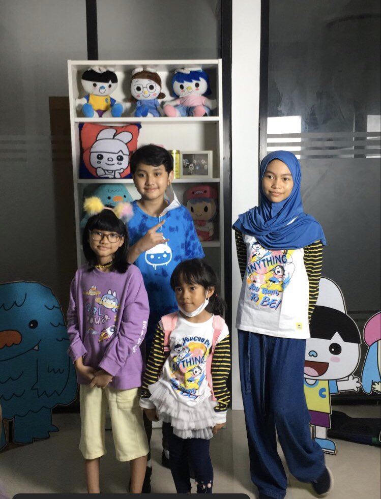 funcican's tweet photo. This is how we celebrate the soft opening of Cicanstore (Fun Cican Official Merchandise store) who moved to new building. #FunCican #Cican #NFT https://t.co/KLu4lMDbnR