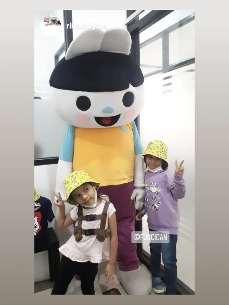 funcican's tweet photo. This is how we celebrate the soft opening of Cicanstore (Fun Cican Official Merchandise store) who moved to new building. #FunCican #Cican #NFT https://t.co/KLu4lMDbnR