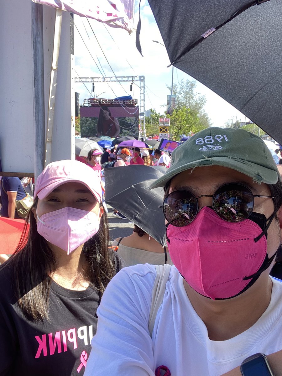 geloruedas's tweet photo. Kasama kami ni @gracemade_lev sa 400,000 sa Pasay. Hindi kami sibuyas. 💕💕💕 #PasayIsPink #LeniKiko2022 #IpanaloNa10To #KulayRosasAngBukas https://t.co/FpUDsFmiu2