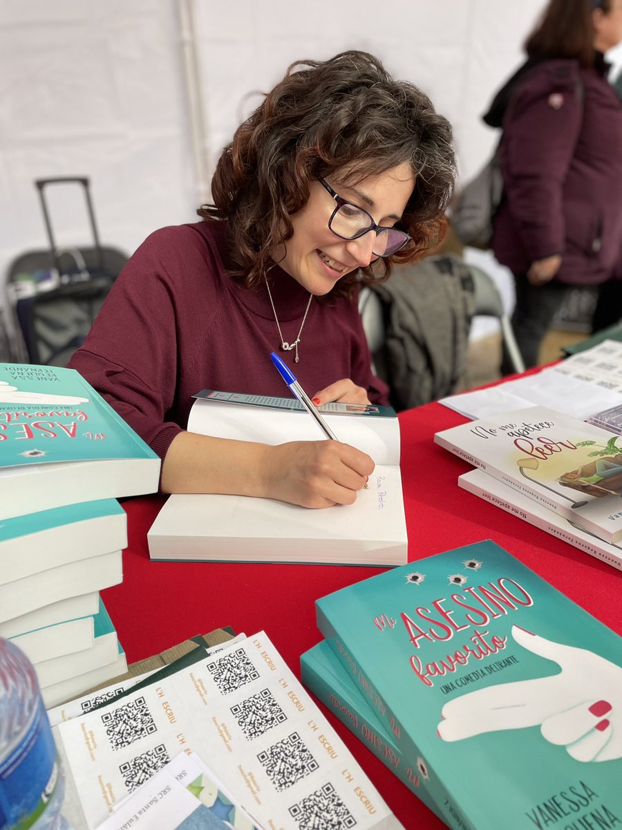 La <a href="/ReQueFer/">Requefer</a> ha portat el llibre de microrelats “No me apetece leer”. No sabem quin és el seu secret, però amb aquest llibre farà que se’t passin les poques ganes de llegir si és el teu cas. Aprofita doncs per a llegir “Mi asesino favorito”, la seva flamant novel·la d’humor!