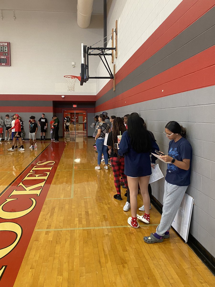 judson_jaguar's tweet photo. Physical day at JHS! JMS coaches/athletes are up bright and early to take advantage of this amazing opportunity! #ReadyForNextYear #FreePhysicals #JaguarAthletics @JudsonISD @JISD_ATHLETICS https://t.co/Hanj3swt5T