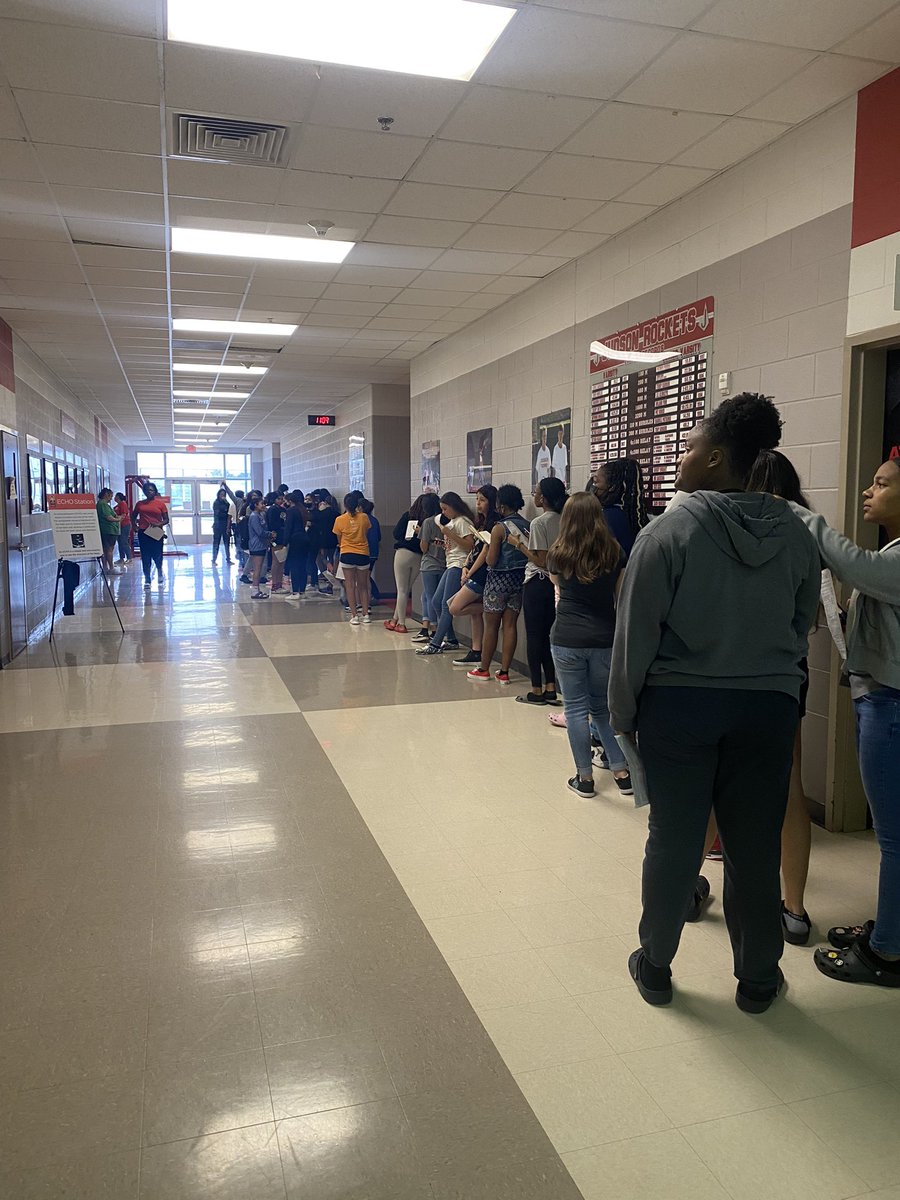 judson_jaguar's tweet photo. Physical day at JHS! JMS coaches/athletes are up bright and early to take advantage of this amazing opportunity! #ReadyForNextYear #FreePhysicals #JaguarAthletics @JudsonISD @JISD_ATHLETICS https://t.co/Hanj3swt5T