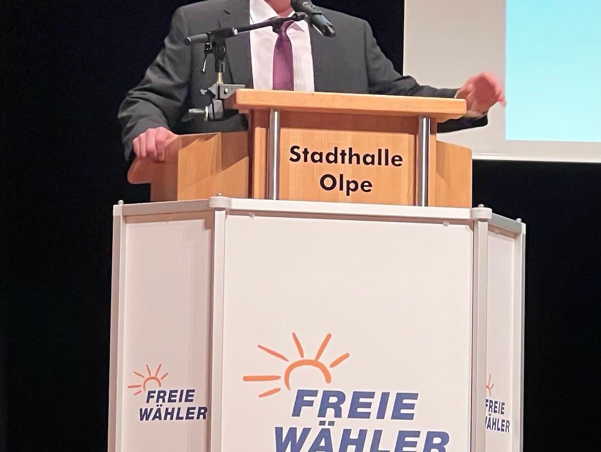 HubertAiwanger's tweet photo. Mit Spitzenkandidatin Sara #Buschner, Thorsten #Scheen, Lutz #Kühnen, Julia #Schnabel-#Clever zur #Landtagswahl #NRW Wahlversammlung in #Olpe. #HandelnStattReden #FREIEWÄHLER #PolitikmitgesundemMenschenverstand https://t.co/GmoOMfuHfq