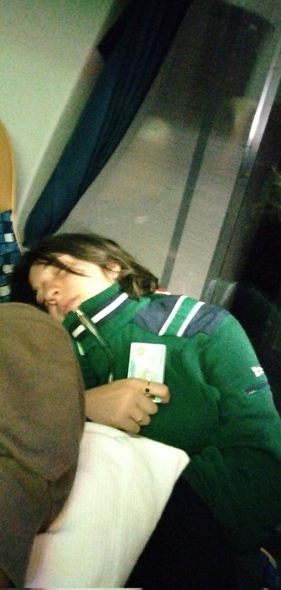 lucapet4's tweet photo. 24h/27h 😵‍💫😵‍💫  di #flixbus 
Tutto un dì
È passato 
Come la pioggia acida
Su Forlì... https://t.co/T8FI0ODzvJ