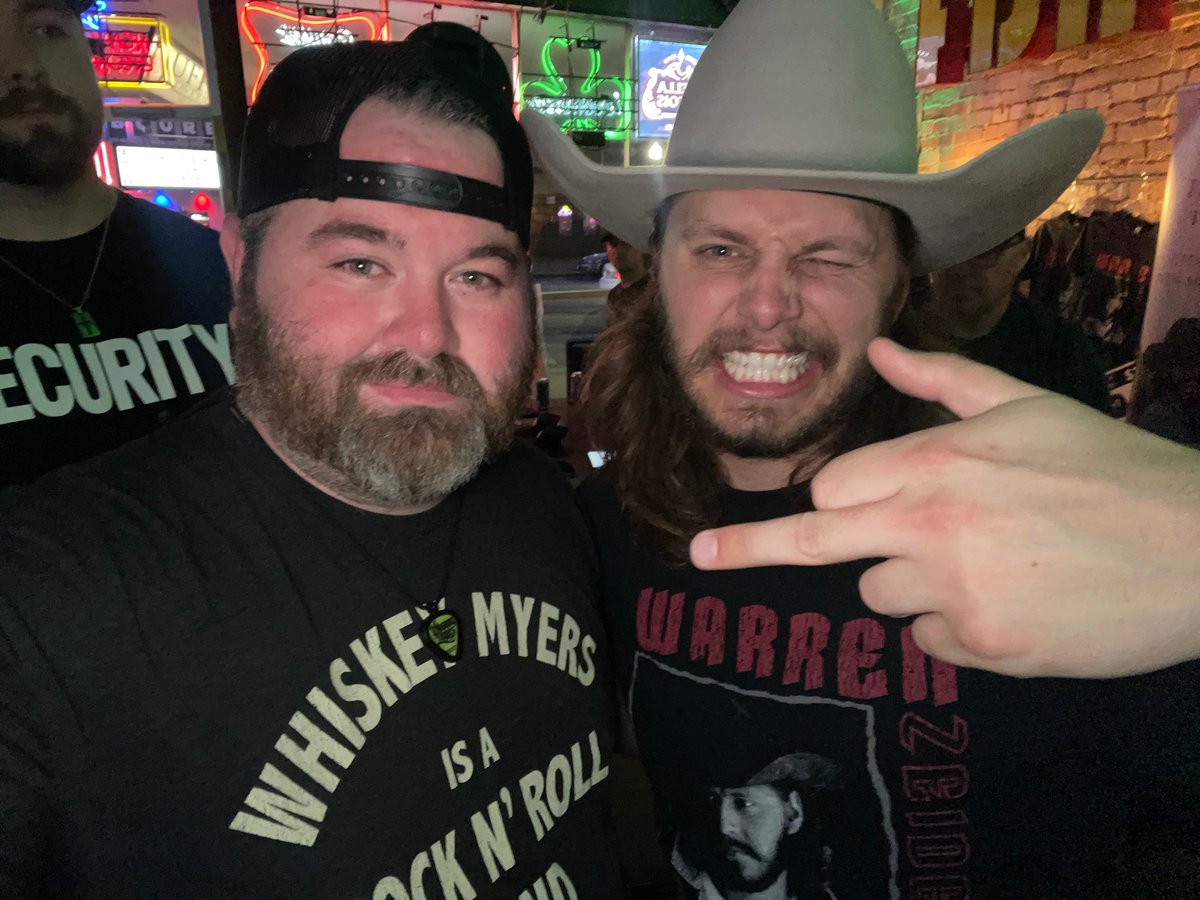 MWesterman21's tweet photo. @JRVCarroll @endpopcountry Warren fking killed it! Fuck the haters 
Especially @JRVCarroll 🖕
Can’t even pack a small bar. Jealously doesn’t look good on ya. https://t.co/0j6brzq8hO