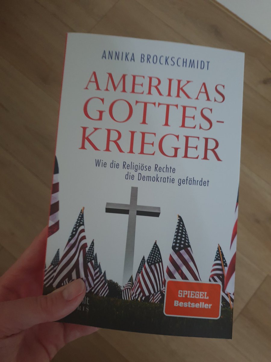 Zum #WelttagdesBuches beginne ich endlich mit dem vielsprechenden Buch von <a href="/ardenthistorian/">Annika Brockschmidt</a>.