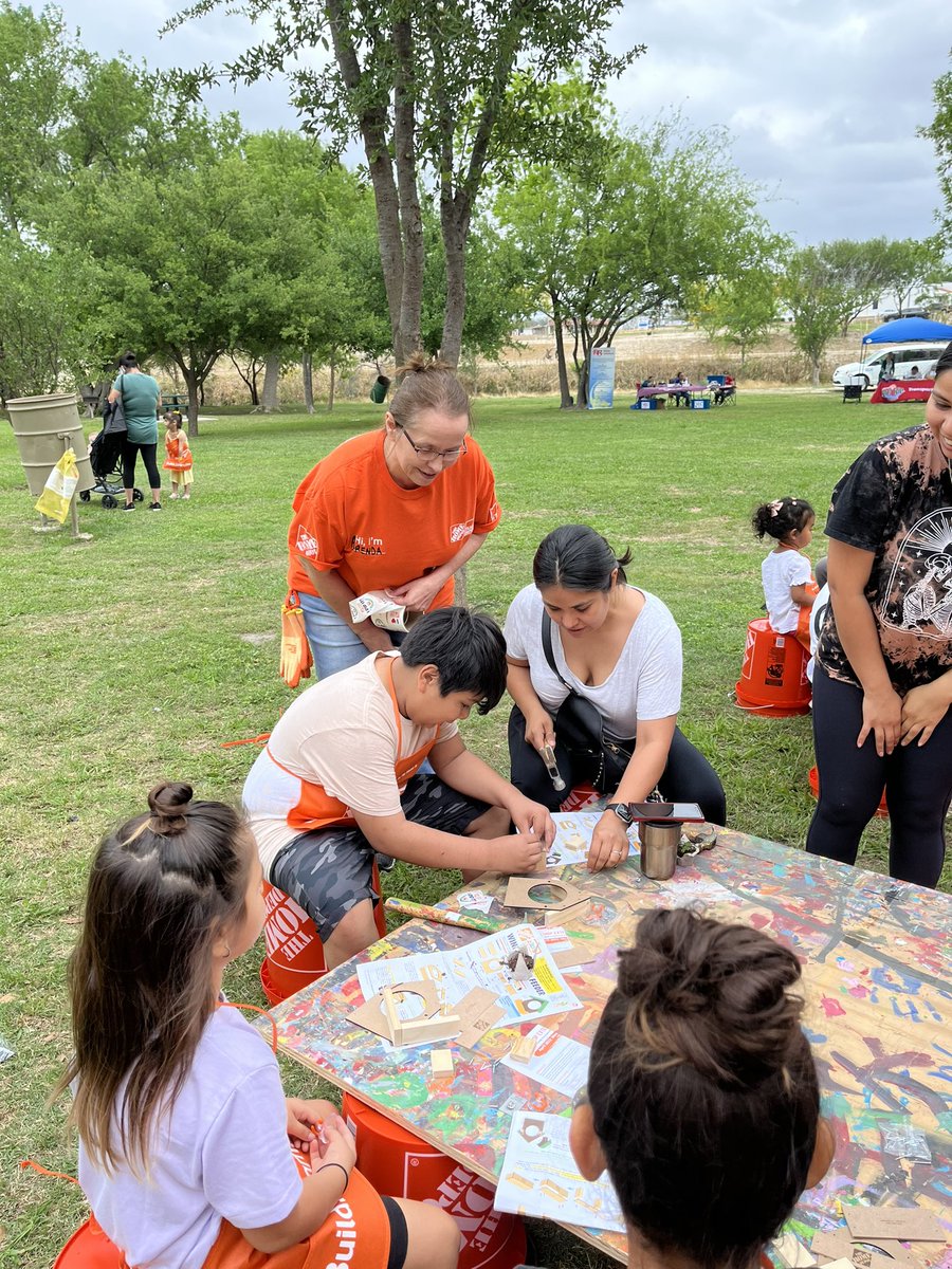 What a great day and venue to celebrate Earth Day in partnership with @CityofDelRio Thank you @BrendaLHogan , Olga and Juan for connecting with our community! @jreed4401 @LMcmilian