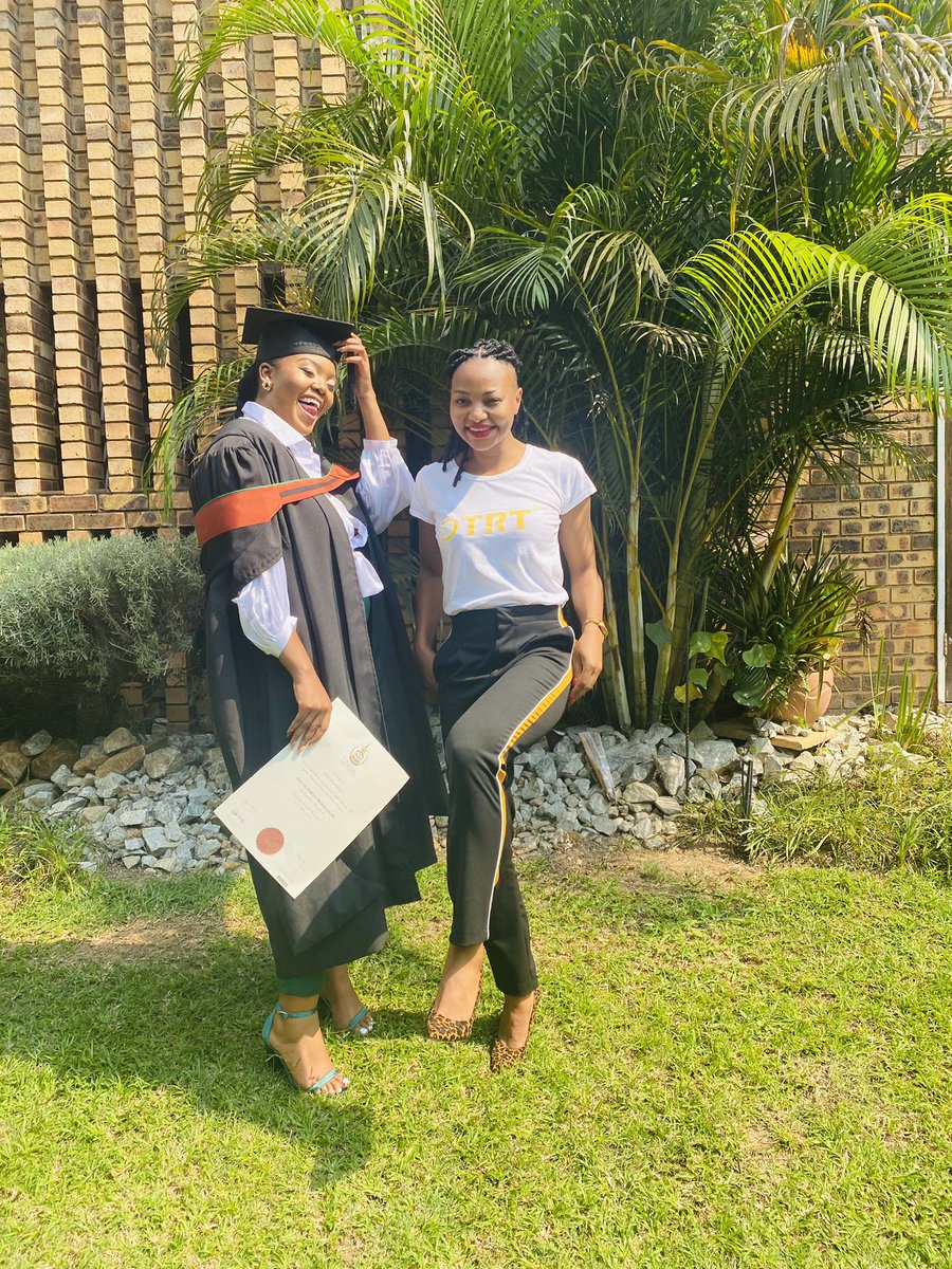 Nonky_joy's tweet photo. I fetched my second qualification today 💃🏽💃🏽👩🏽‍🎓👩🏽‍🎓#unisa #2022grauation https://t.co/yIsx4HPva6