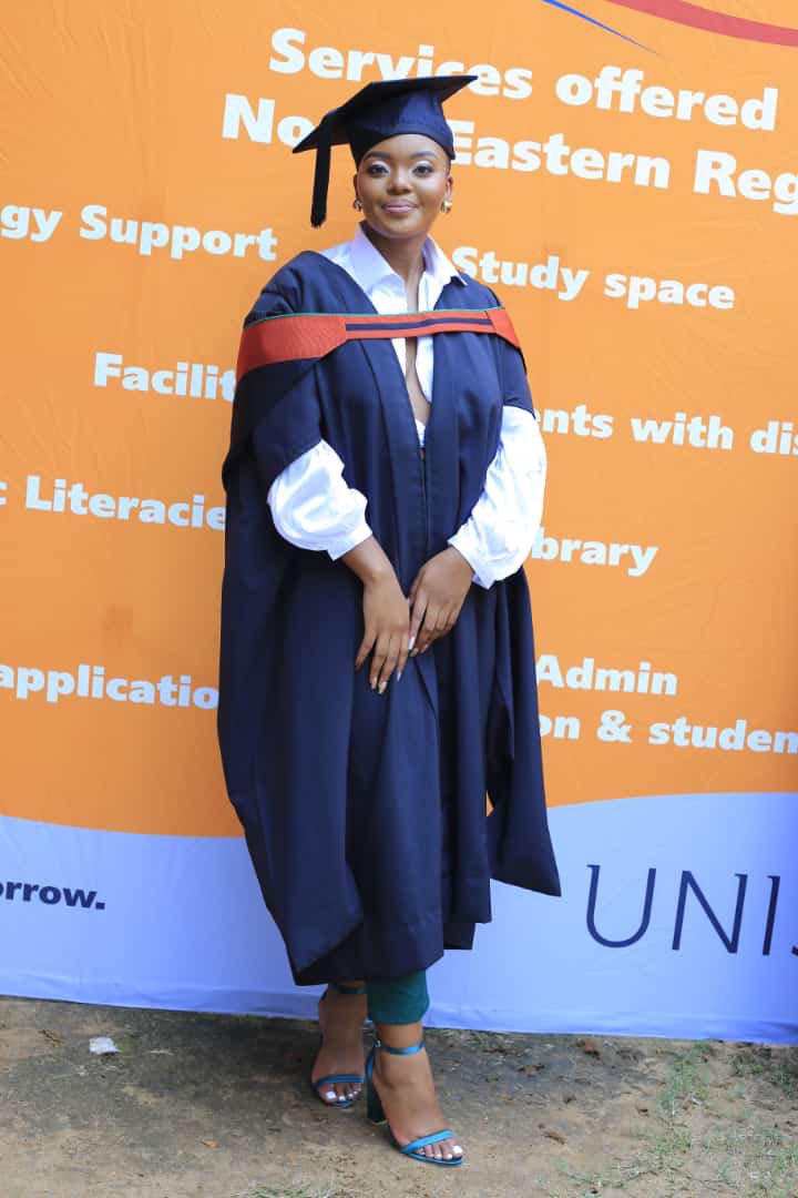 Nonky_joy's tweet photo. I fetched my second qualification today 💃🏽💃🏽👩🏽‍🎓👩🏽‍🎓#unisa #2022grauation https://t.co/yIsx4HPva6