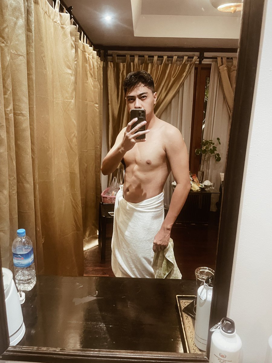 EaDaMaskz's tweet photo. Let me take a selfie 🙄 https://t.co/V6nqs7aP5D