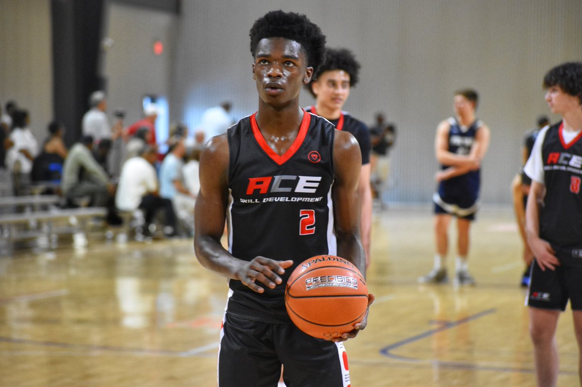 RYZEHoops's tweet photo. There’s a ton to like about the ACE Elite backcourt Brandon Nelson &amp; Joshua Stevenson. They are a great and very different 1-2 bunch that can both score at a high level and make plays for teammates. They combined for 48 points in a win over Georgia South.  @ACESDCHARLOTTE https://t.co/sJCEp4uxC1