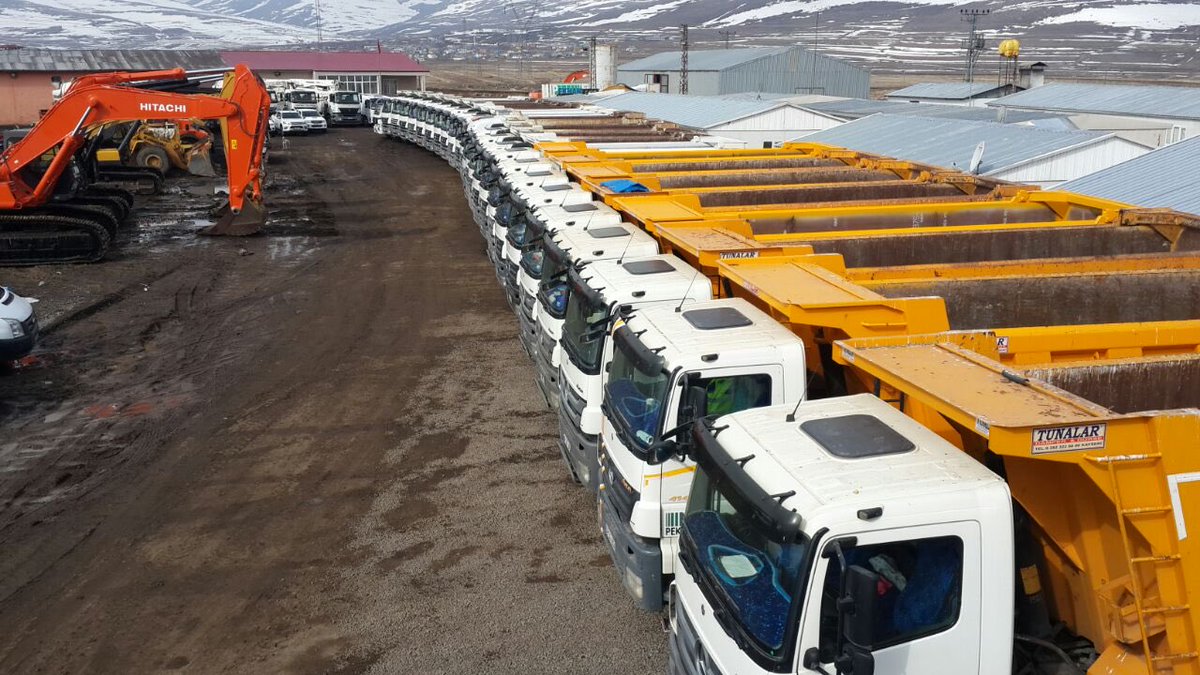 zekipeker13's tweet photo. 2 * 2468 metre’Tünel inşaatımızda ışık gördük Allah’ım tamamına erdirsin.Emeği geçen tüm Çalışma arkadaşlarıma Teşekkür ederim🧿 https://t.co/TePObP0mQE