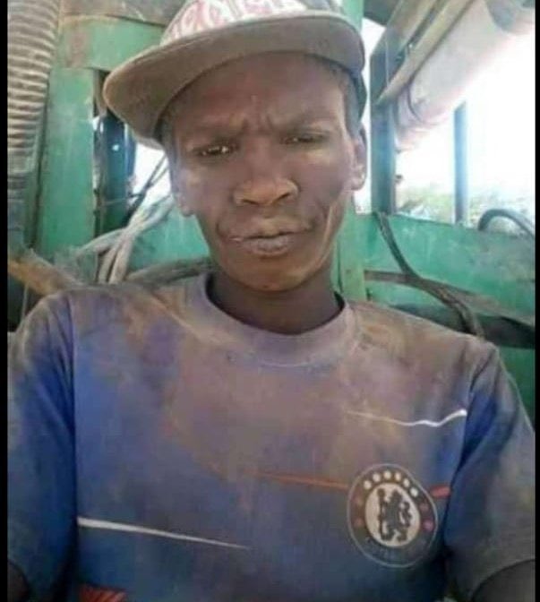 BJapoza's tweet photo. @Patricia_Bantom That’s the open boarder policy for you, esale dinyane dikgolo dietla you will wish to take your house  everywhere you go ba fihlile bo one Africa , bo our brothers and sisters 🤞🏿🤞🏿😂😂 https://t.co/9EFPccEbiT