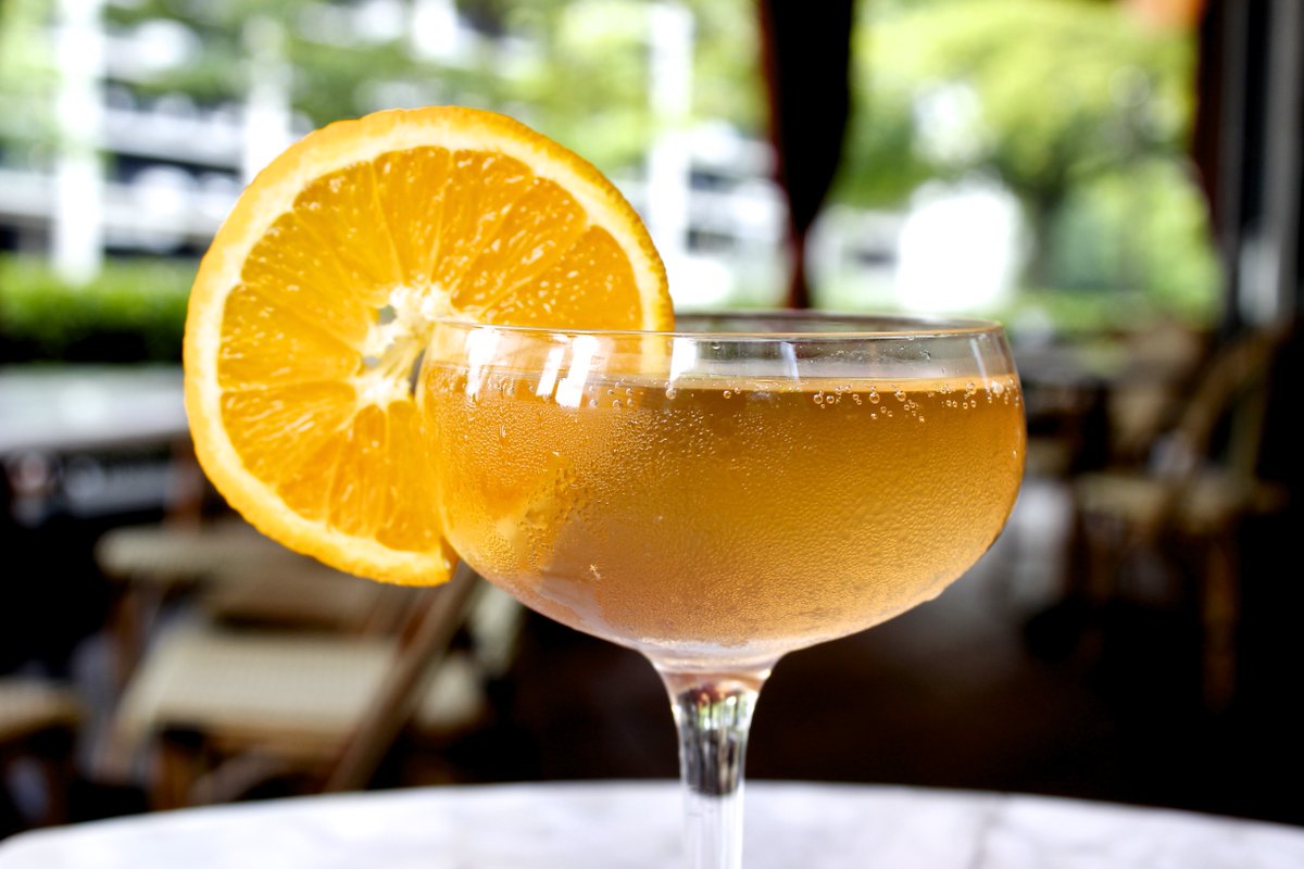 You're doing it wrong if you aren't boozin' it up at Bistro's Brunch 😏