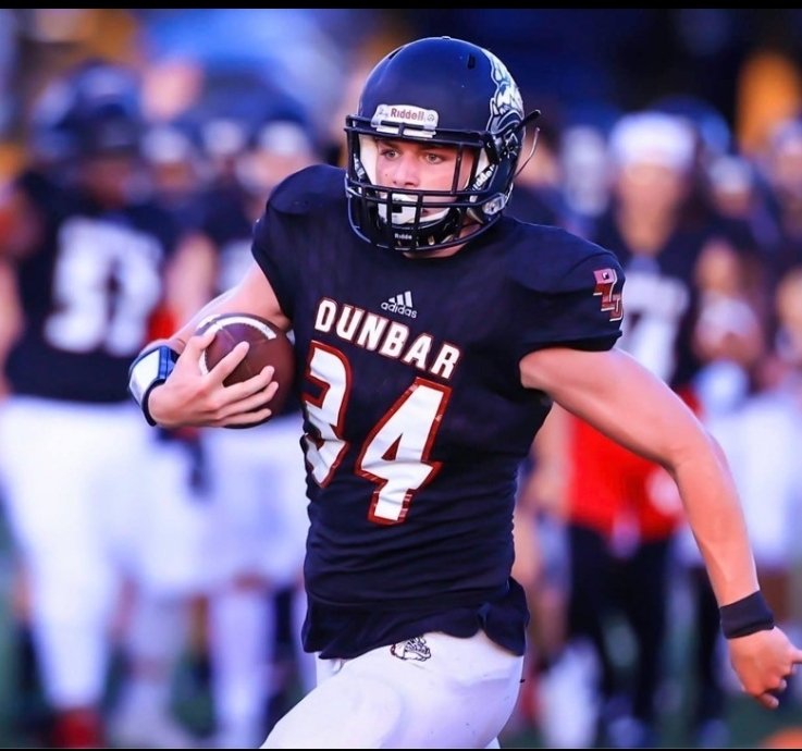coachwesj's tweet photo. Check out @HayslettMason recruiting profile page. All-City LB, maintains a 3.7 GPA. Everything matters to this young man!  Versatility. He can run, block, catch and tackle. Has a great feel of filling open windows. Great Leader! https://t.co/BHHCaZXtFi https://t.co/oGyRTBhY2v