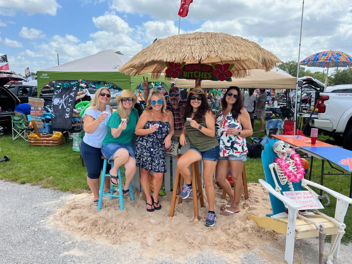 jchristy3322's tweet photo. #930days #NoShoesNation @noshoesnation #HereAndNowTour https://t.co/Ue3d8wXFKM