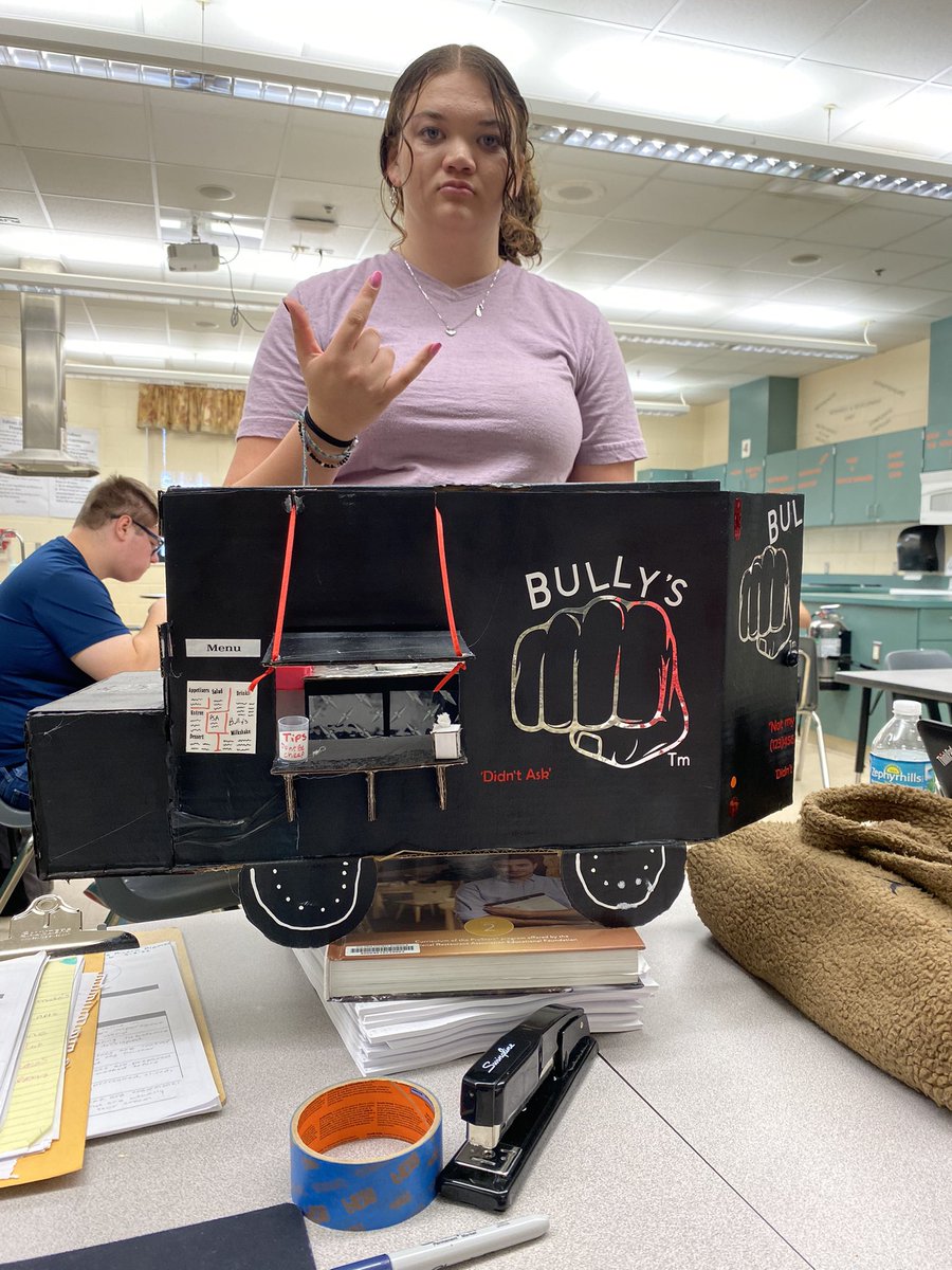 DjwynneWynne's tweet photo. @UHSChenoweth @UHSTitans411 @Mrs_Peel_UHS My Culinary 3 students showing of the food trucks they created in class this week 😊Learning about building a food truck business. 🥰 https://t.co/hFiCPHPN0Z