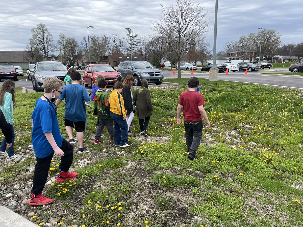 ScottSTEM5's tweet photo. Nature scavenger hunt! https://t.co/4mzDBvmNtj
