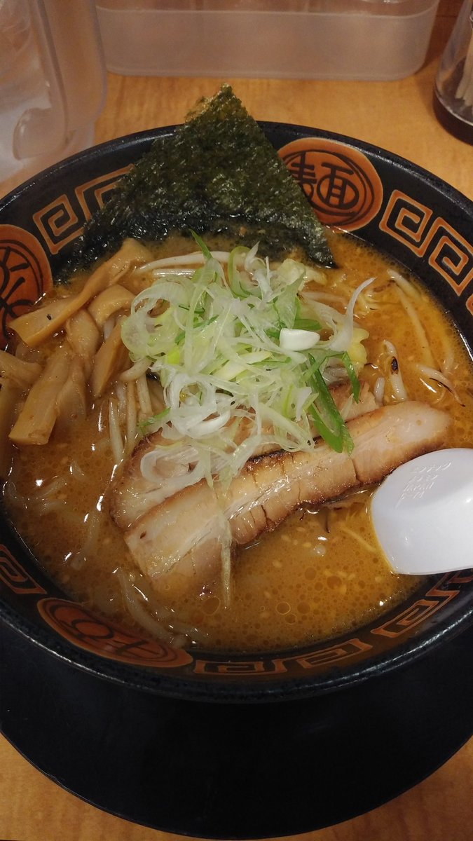 kaoripenguin's tweet photo. 最近行ったラーメン屋さん🍜のラーメンを載せる～♪
・俺流塩らーめん
・中華蕎麦　三藤
・味噌らーめん　十味や
・広栄屋 https://t.co/m3i8XFNyJI