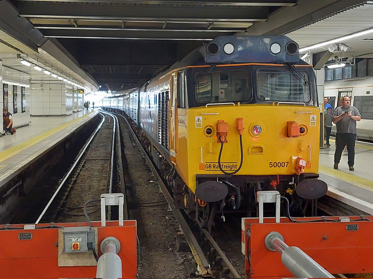 With family heritage around the Marsh Link, I did like the original plan of Ore/Hastings for <a href="/BLSFixtures/">BLS Fixtures</a>' tour today but Cannon St with 50008 Thunderer + <a href="/thefiftyfund/">The Fifty Fund</a>'s 50007 Hercules is both novel and felt a little reminiscent of 50s into Waterloo in a lovely way