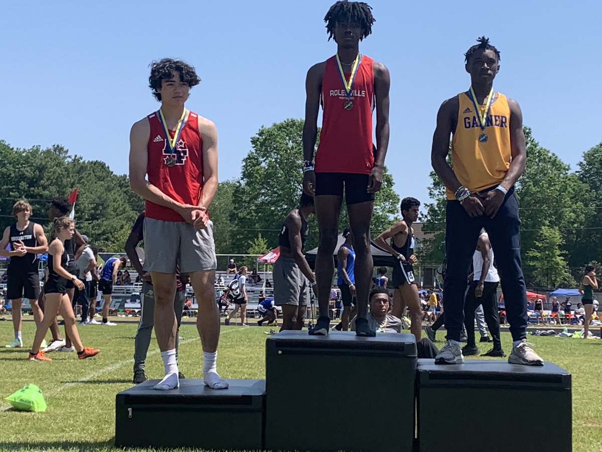 Alex Kennedy took 3rd in the 110 hurdles…Nice job Alex!!!