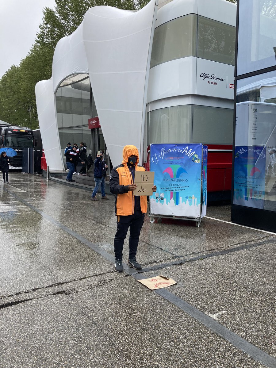 dyshiny's tweet photo. Admin, I’ve missed the post, where is it? 😉 @McLarenF1 #BehindTheScenes #paddockclub #FansLikeNoOther https://t.co/DMeCJDZzPh