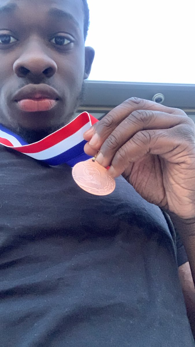 AntoineDarson's tweet photo. Medaled in the 4x1. 3rd place. Gonna keep working into football season @TroyKGore @CheltenhamPant1 https://t.co/SxhEdnH61t
