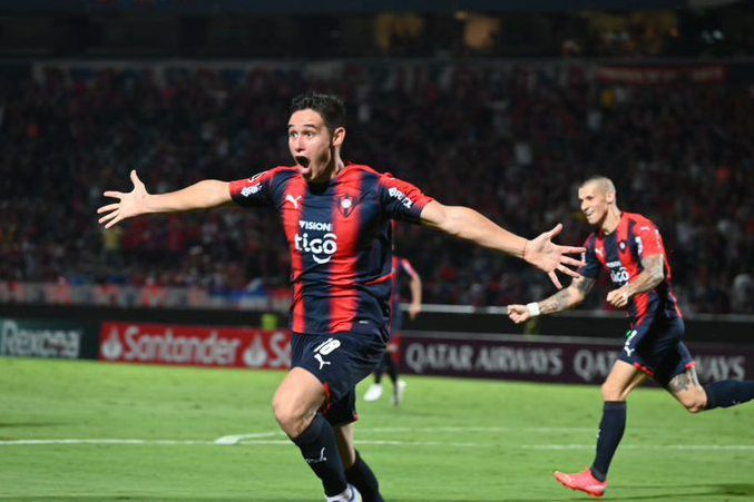 MastertvPy's tweet photo. Atención! Sortearemos 2 graderias para el encuentro entre Cerro Porteño vs Peñarol por la 3ra fecha de la Copa Libertadores 🔥🔥🔴🔵🔴🔵
Rt a este tweet y seguir la cuenta y ya estas participando! Dalequeee 🔵🔴 https://t.co/u3stOlXQUu