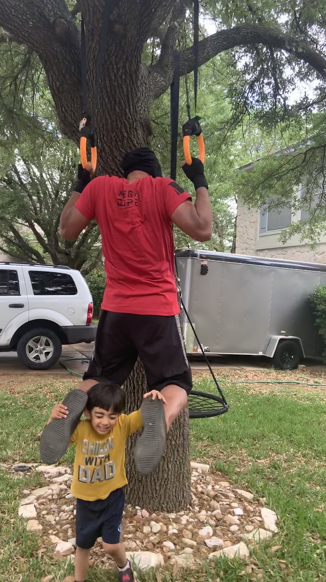 haider_cw's tweet photo. Hard to do #PullUps when a 3 year old wants to play. Glad I finally got my #AnthemNext shirt #BioWare #MegaDope https://t.co/dML9JtOg5C