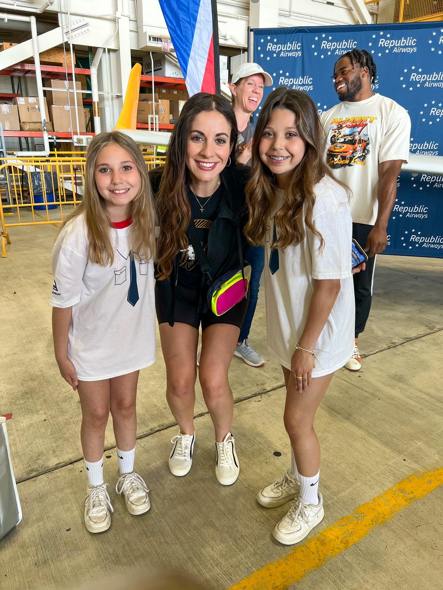 kelseyrowles's tweet photo. Starting the day with @RepublicAirways Plane Pull > 

Thank you for supporting my friends and family at @akidagain, @RileyKids and @MightyMasonFund with your incredible weekend of fundraising! ❤️ https://t.co/WAKdEZiWsJ