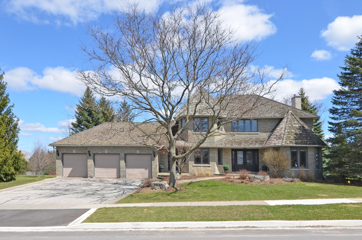 JamieMcRemax's tweet photo. 🔥HOT NEW LISTING🔥
185 Russell Snider Drive
$2,739,000
For more information 📸 and FULL HD VIDEO TOUR 🎥  please visit: https://t.co/nS5UJqm1Df
#JamieMcGinty #Remax #RemaxHallmark #Nobleton #kleinburg  #NewTecumseth #Alliston #Beeton #RealEstate #ForSale #JustListed #NewHome https://t.co/xVc85bfksq