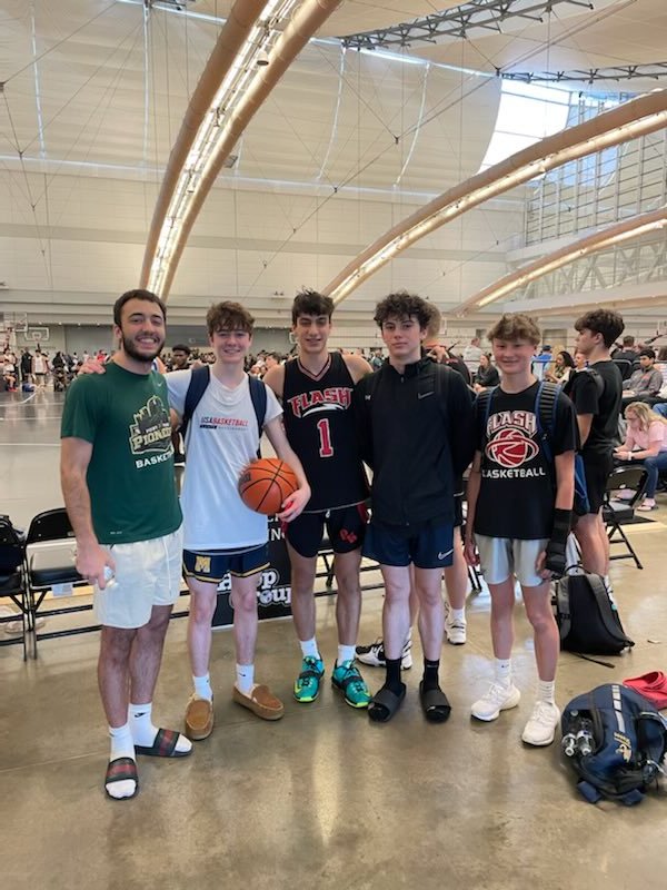 Mars representing at the ⁦<a href="/Hoopgrouphq1/">Hoop Group</a>⁩ Pittsburgh Jamfest ⁦<a href="/TassoSfanos/">Tasso sfanos</a>⁩ ⁦<a href="/AustinGCamp/">Auni Campbell</a>⁩ ⁦<a href="/blakeyates_2/">Blake</a>⁩ and Derek Petcash  ⁦alum ⁦<a href="/SfanosMihali/">Mihali Sfanos</a>⁩ supporting the guys!!! ⁦<a href="/PKFlash1/">PK FLASH⚡️</a>⁩